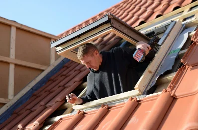 Pose de fenêtres de toit Velux au Larderet
